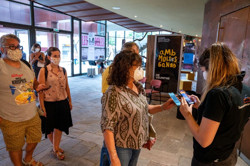 Entrada del públic al Teatre Auditori, el 13 de juliol