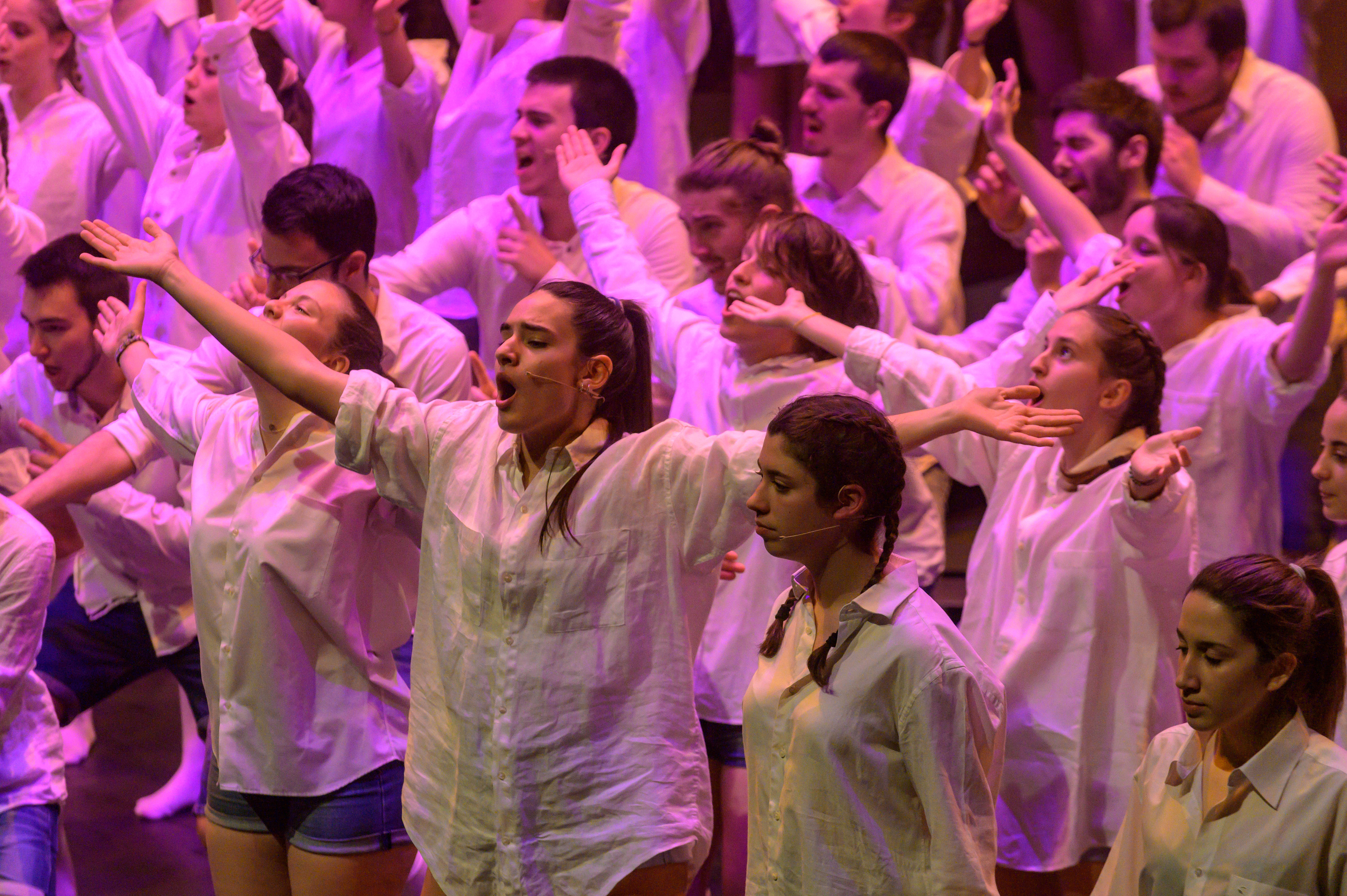 Revolution, Veus i Cor Jove Amics de la Unió | © Toni Torrillas