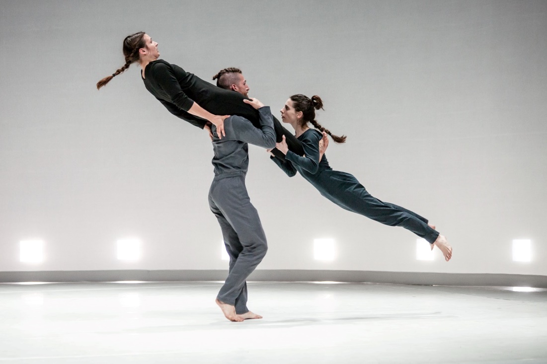 SET OF SETS | Entra en òrbita i enlaira’t