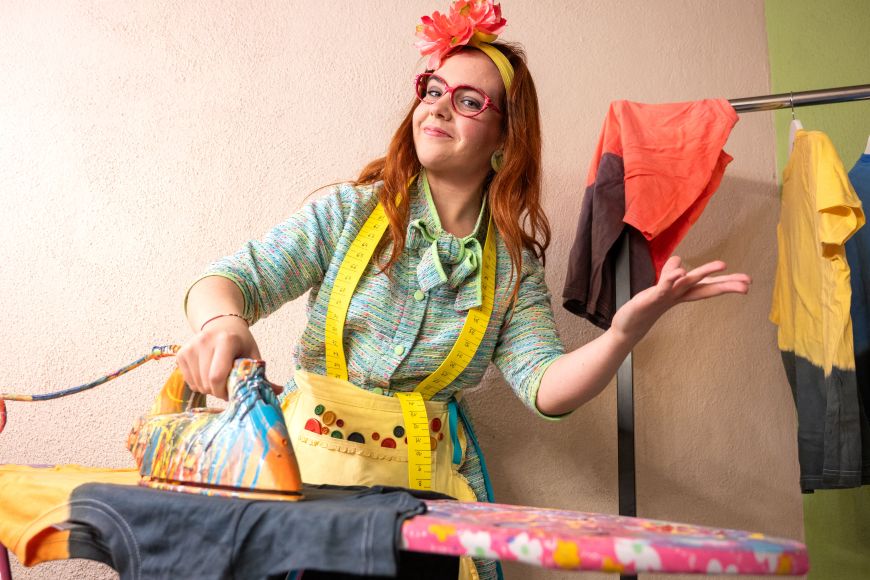 Més enllà dels miralls Més enllà dels miralls