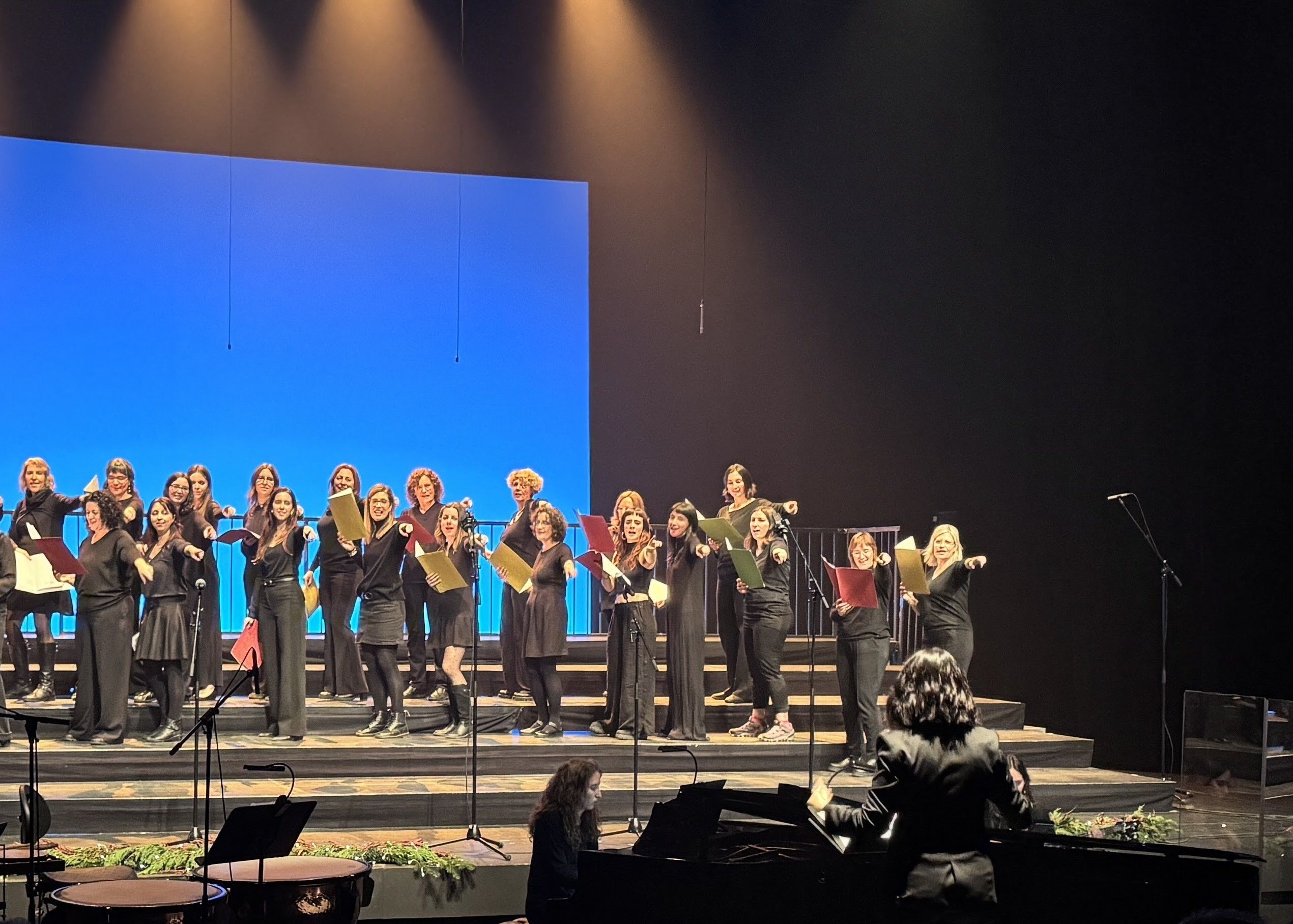 Sing Gaia, it's Christmas